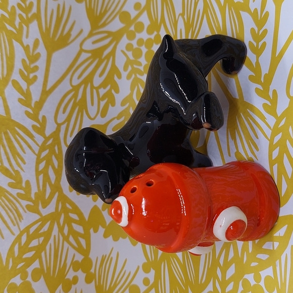 Pier 1 Kitchen Pier Imports Black Labrador Dog Fire Hydrant Salt
